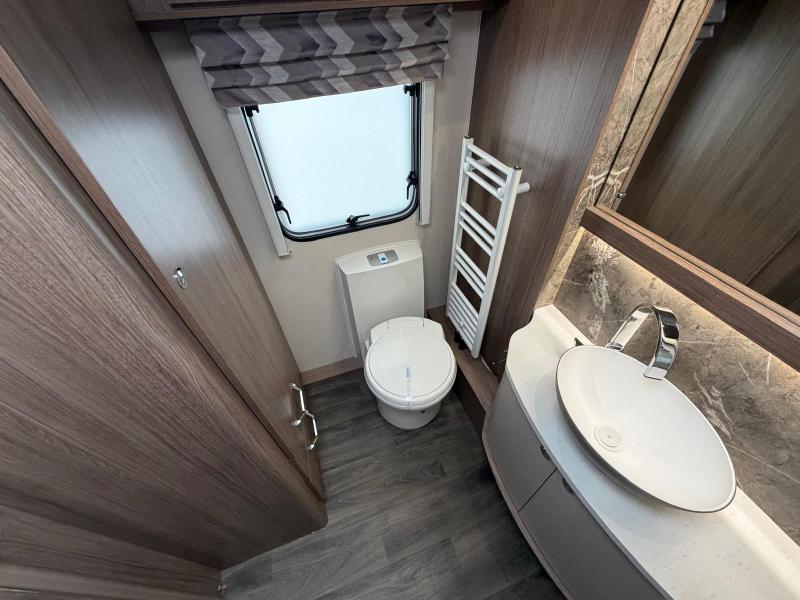 Coachman VIP 520 - Image 21