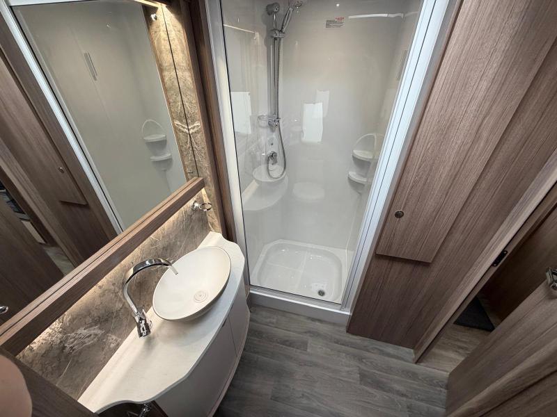 Coachman VIP 520 - Image 22