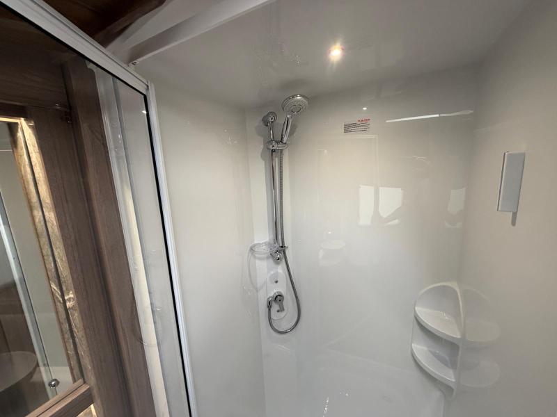Coachman VIP 520 - Image 24