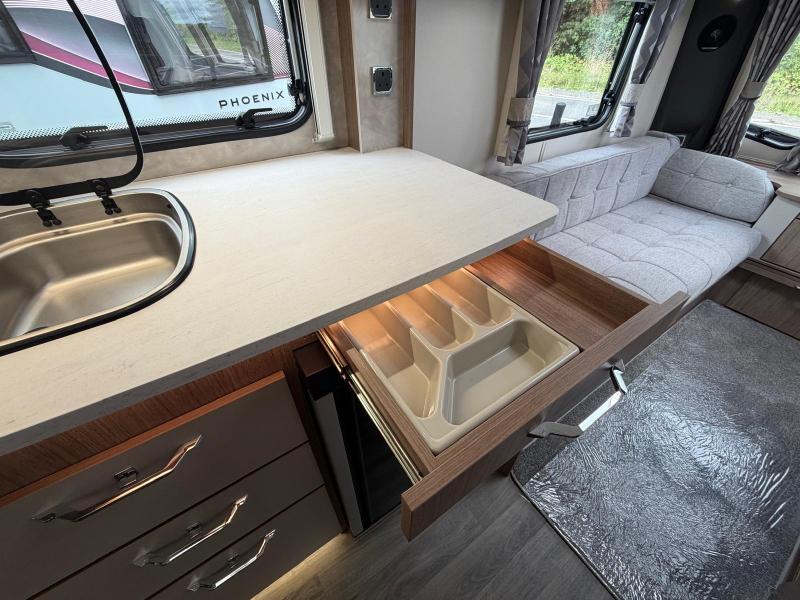 Coachman VIP 520 - Image 28