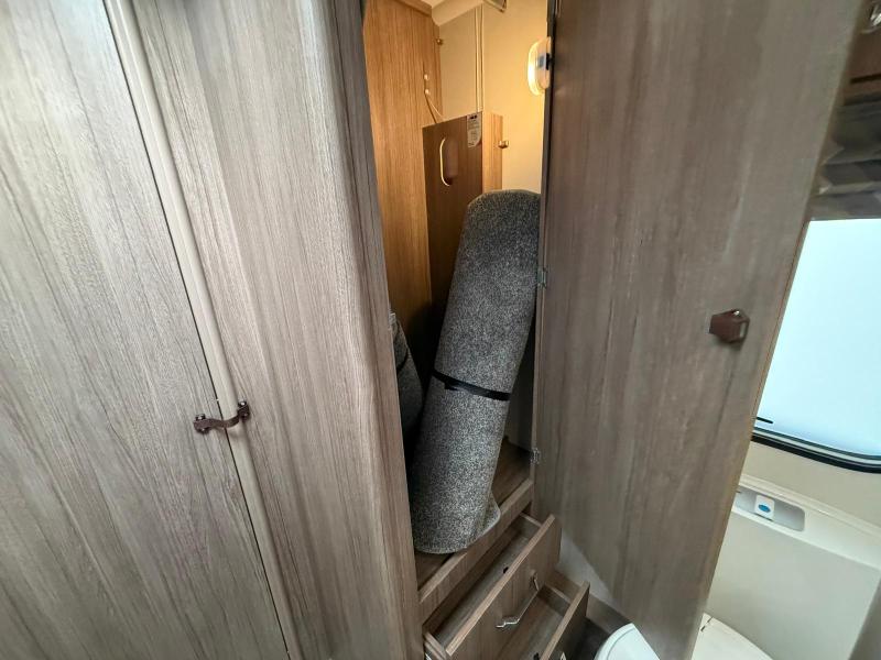 Coachman VIP 520 - Image 30