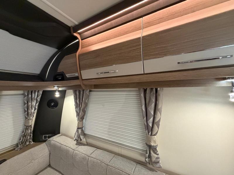 Coachman VIP 520 - Image 37