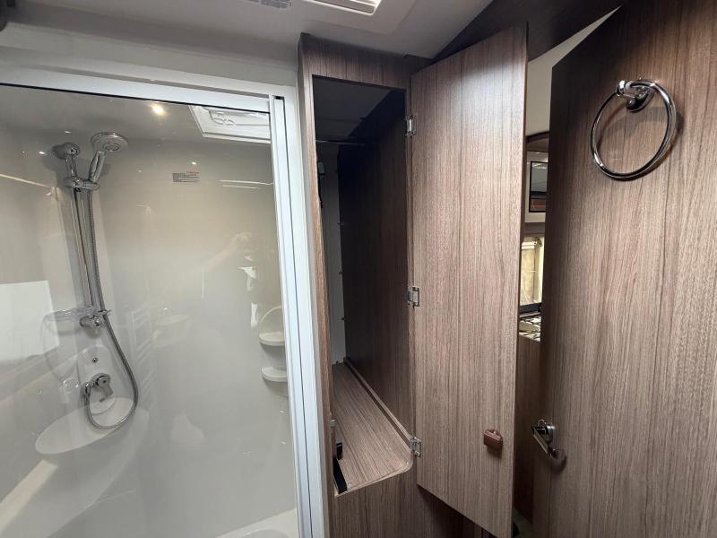 Coachman VIP 520 - Image 38
