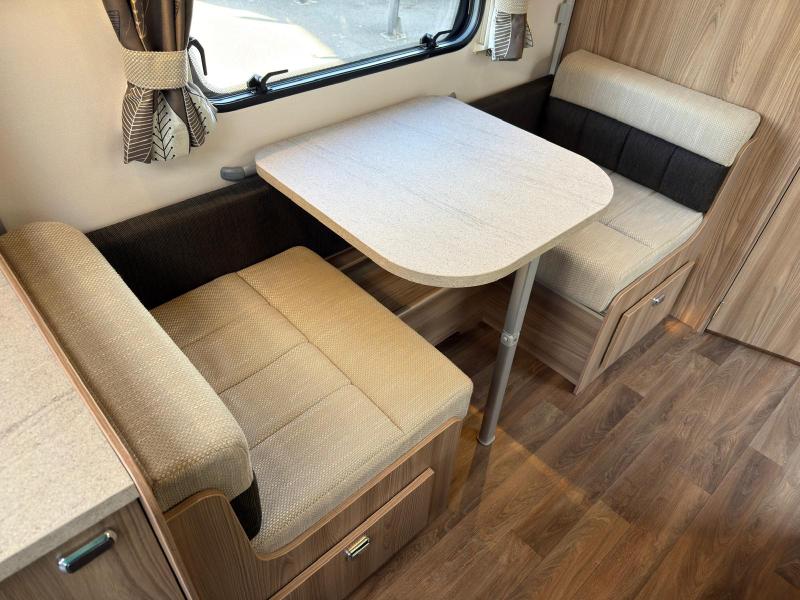 Swift Conqueror 530 - Image 9