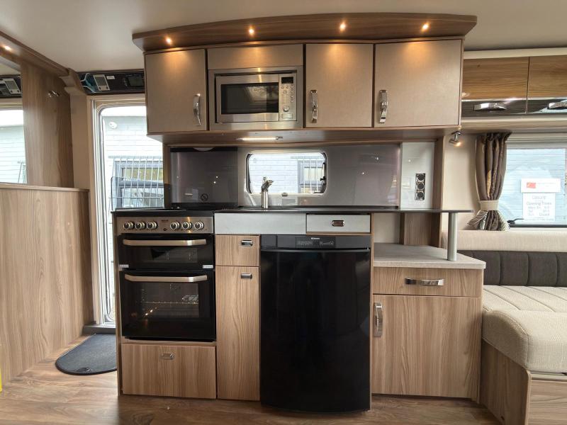 Swift Conqueror 530 - Image 10