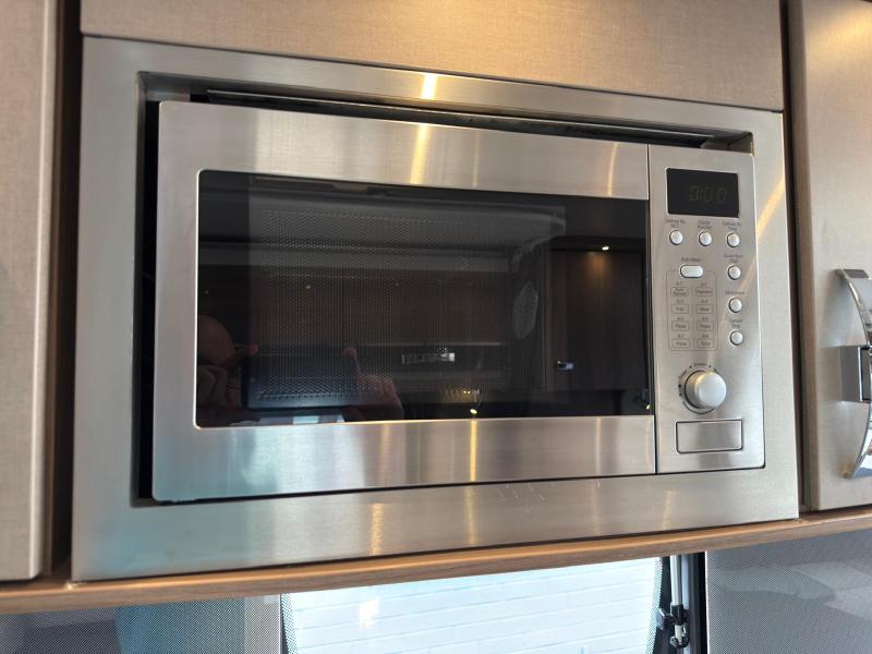 Swift Conqueror 530 - Image 15