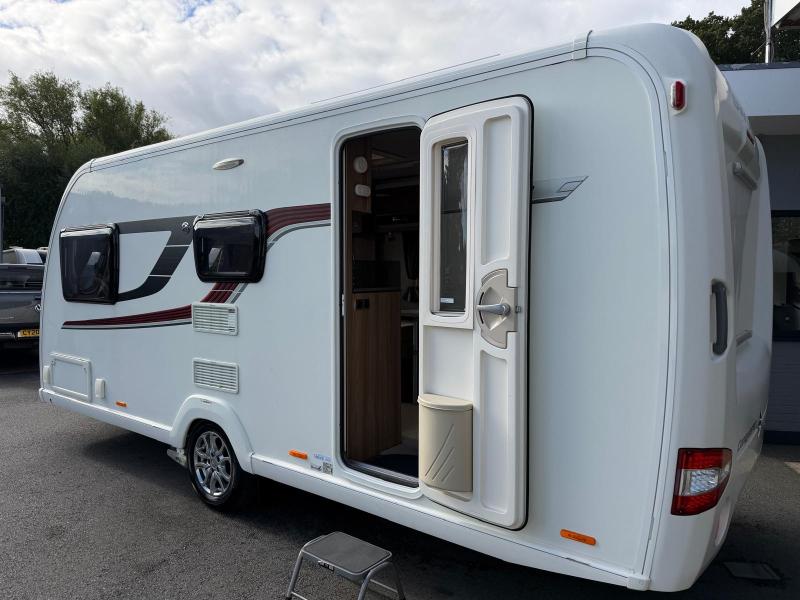 Swift Conqueror 530 - Image 38