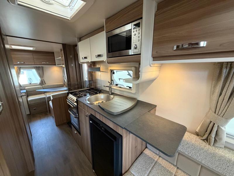 Swift Fairway 590 - Image 7