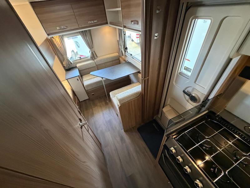 Swift Fairway 590 - Image 13
