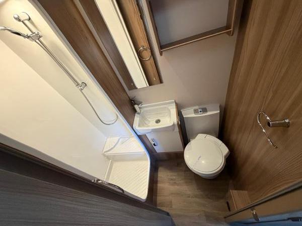 Swift Fairway 590 - Image 17