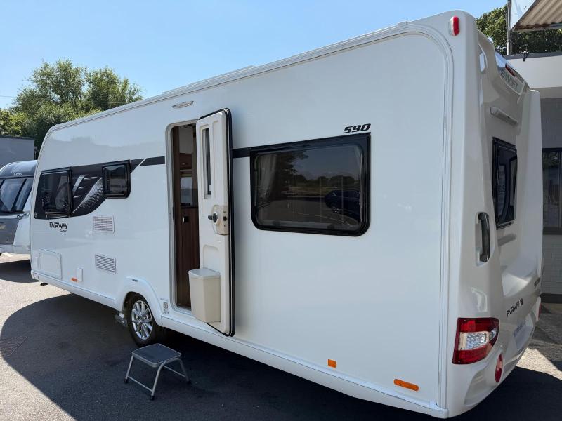 Swift Fairway 590 - Image 37