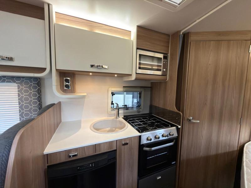 Swift Escape 664 - Image 7