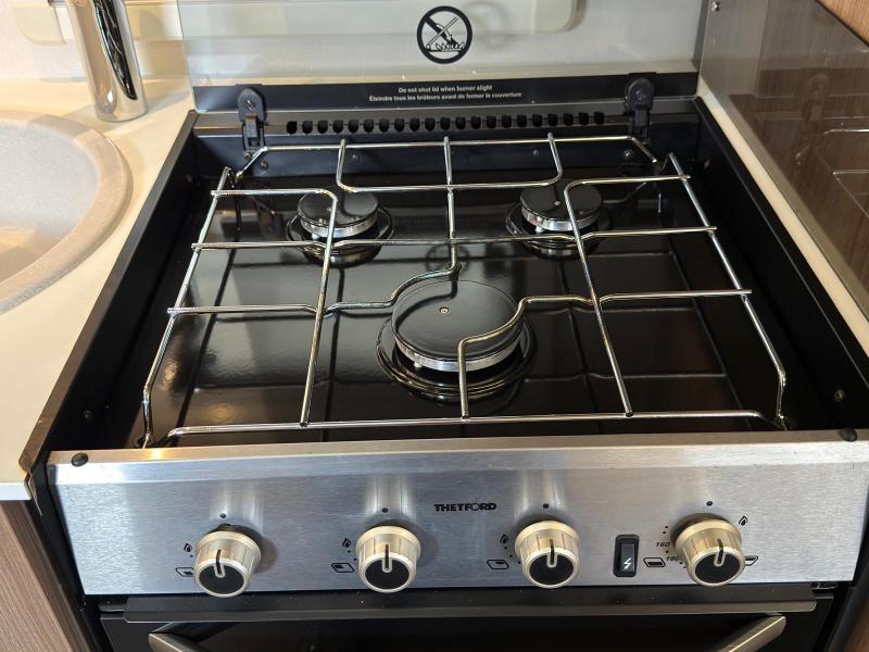 Swift Escape 664 - Image 10