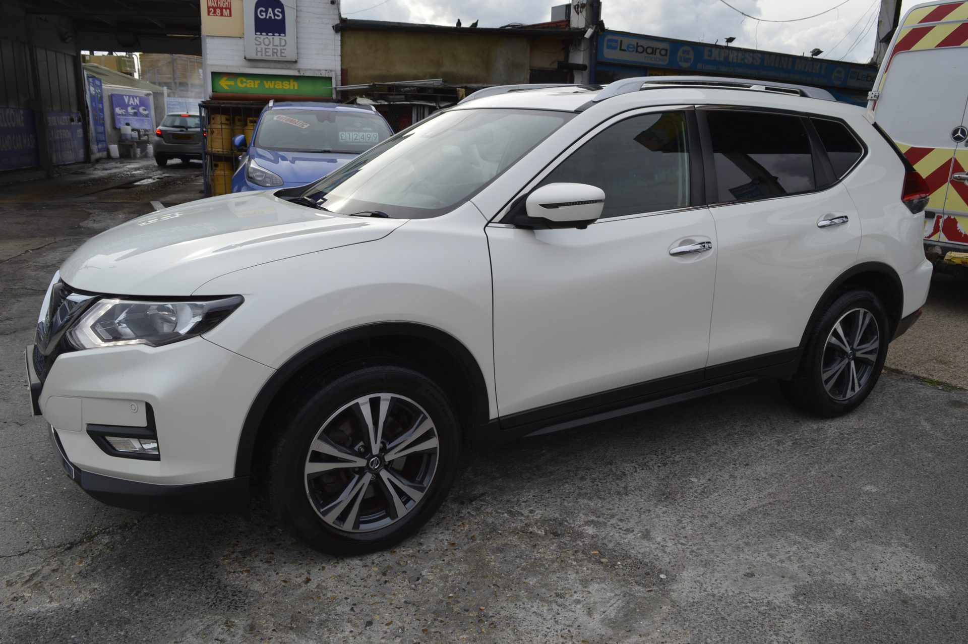 Nissan X-TRAIL AUTO 7 SEATS SUNROOF - Image 5