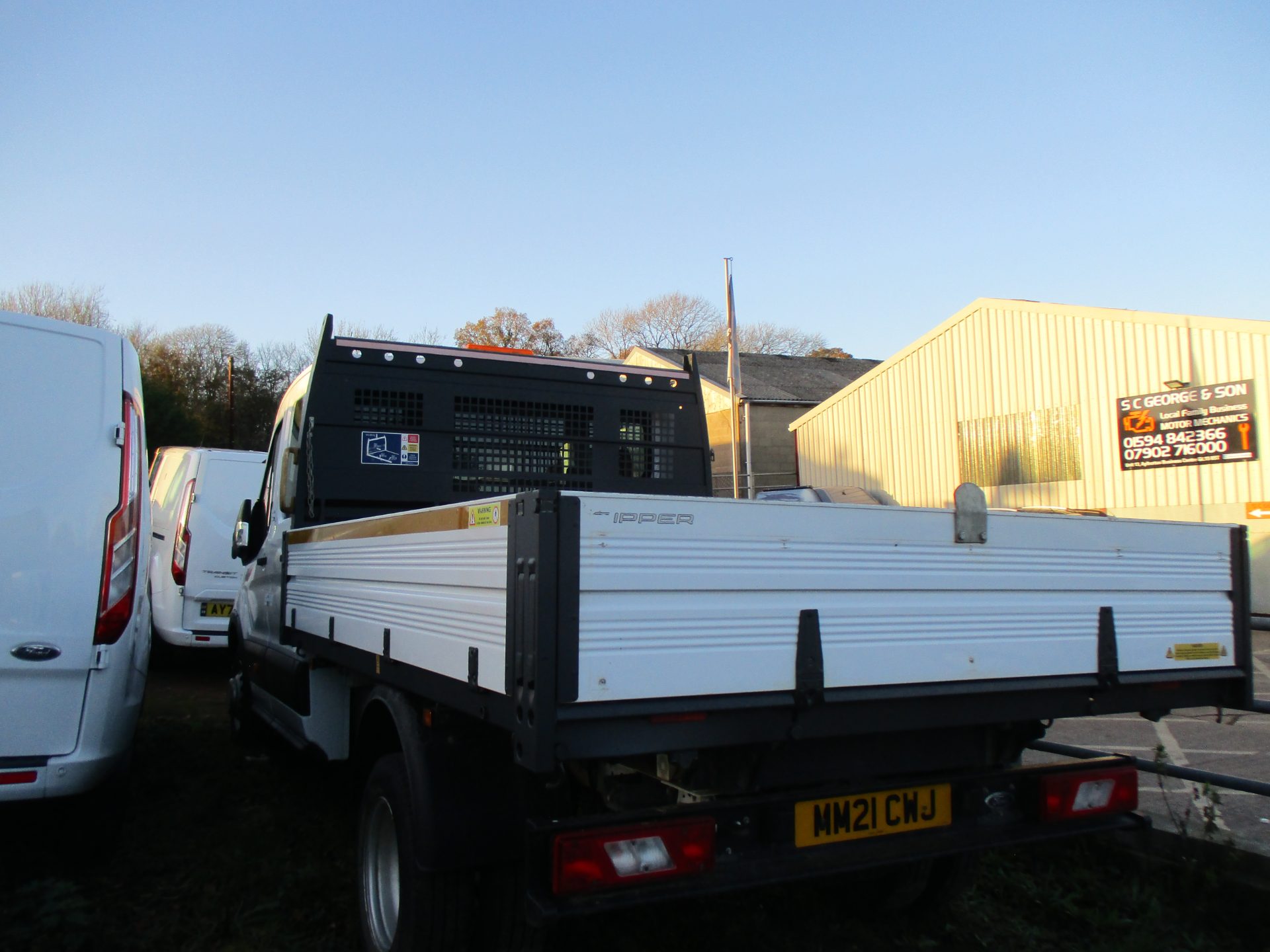 Ford 350 130 BHP DOUBLE CAB TIPPER TDCI - Image 3