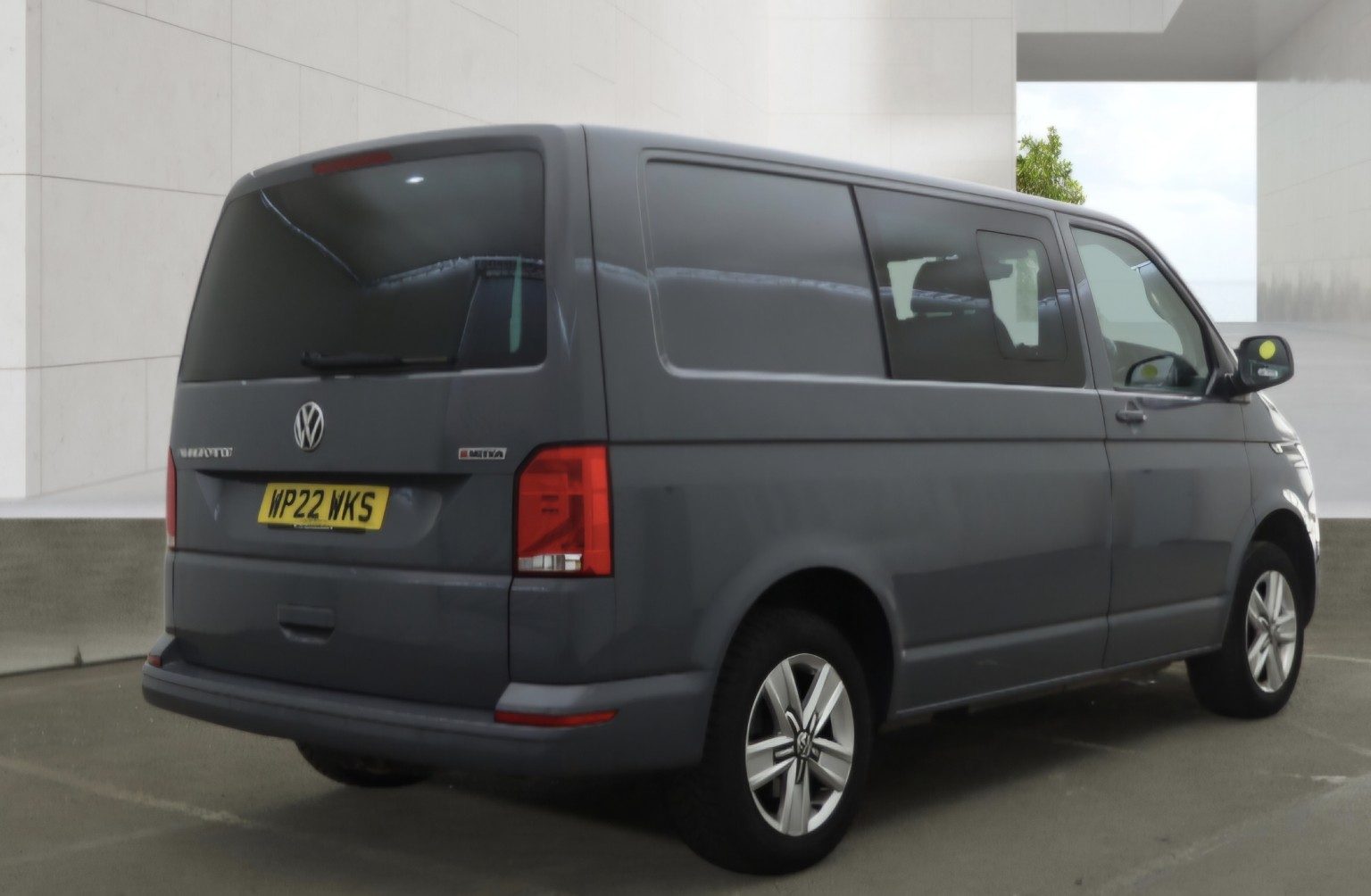 Volkswagen Transporter - Image 2