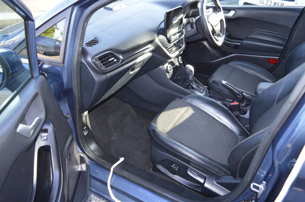 Ford Fiesta - Image 12