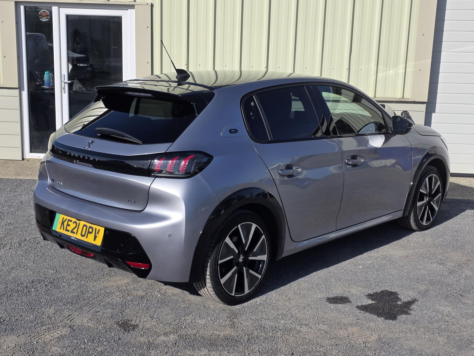 Peugeot E-208 - Image 8