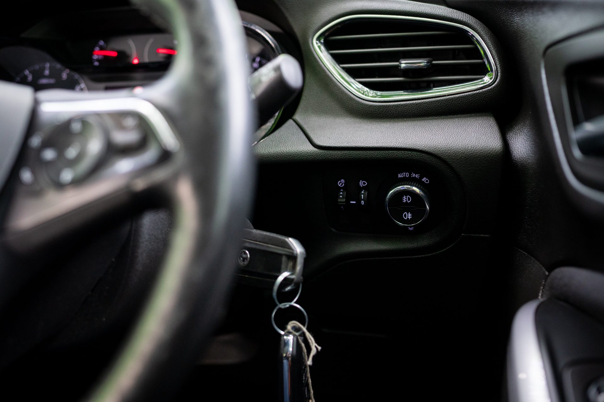 Vauxhall Grandland X 1.5 Turbo D BlueInjection SE - Image 5
