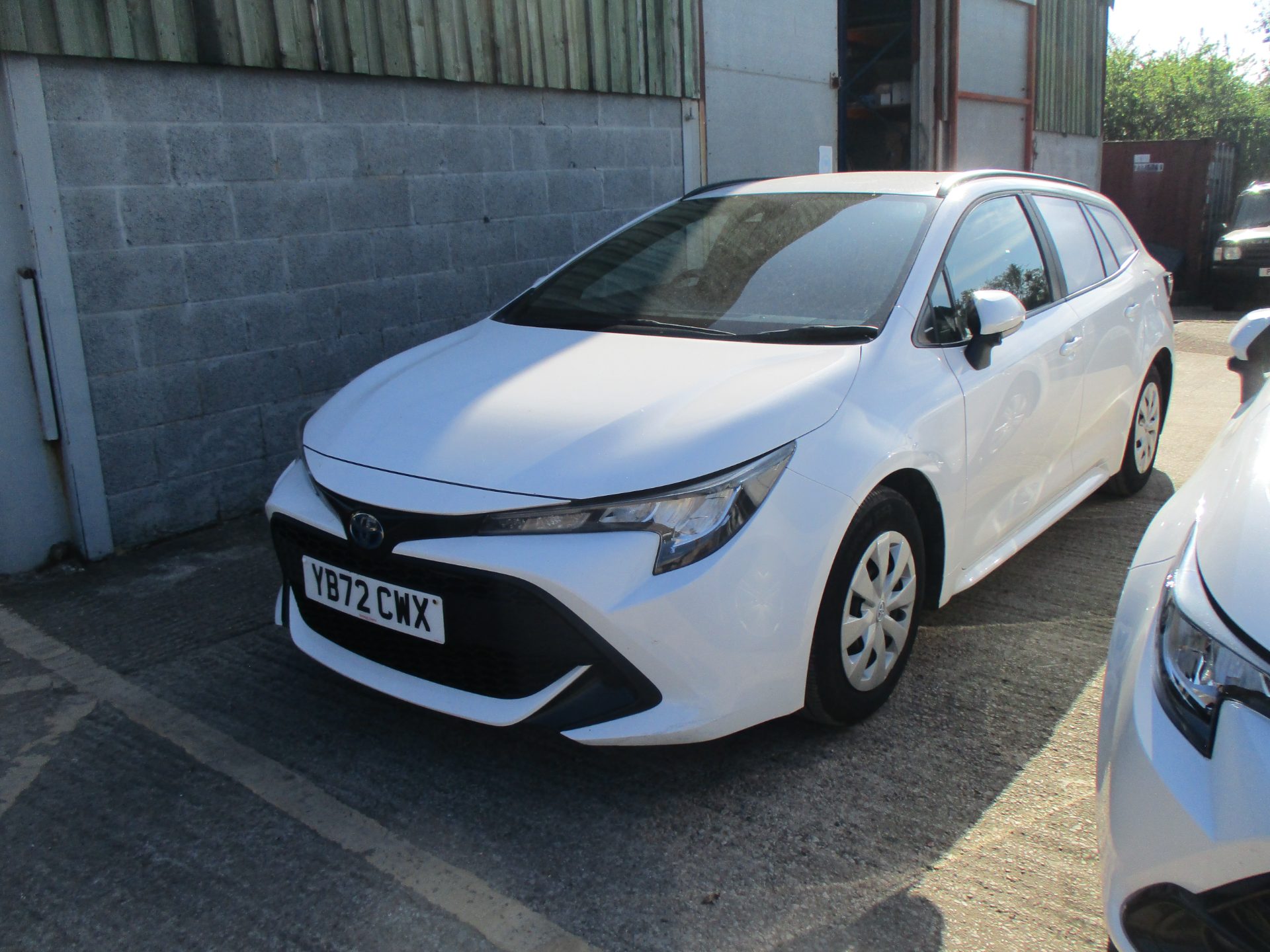 Toyota COROLLA VVTI PETROL HYBRID COMMERCIAL - Image 3