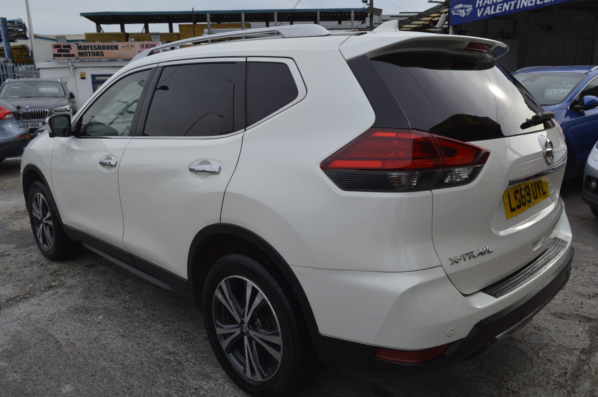 Nissan X-TRAIL AUTO 7 SEATS SUNROOF - Image 4
