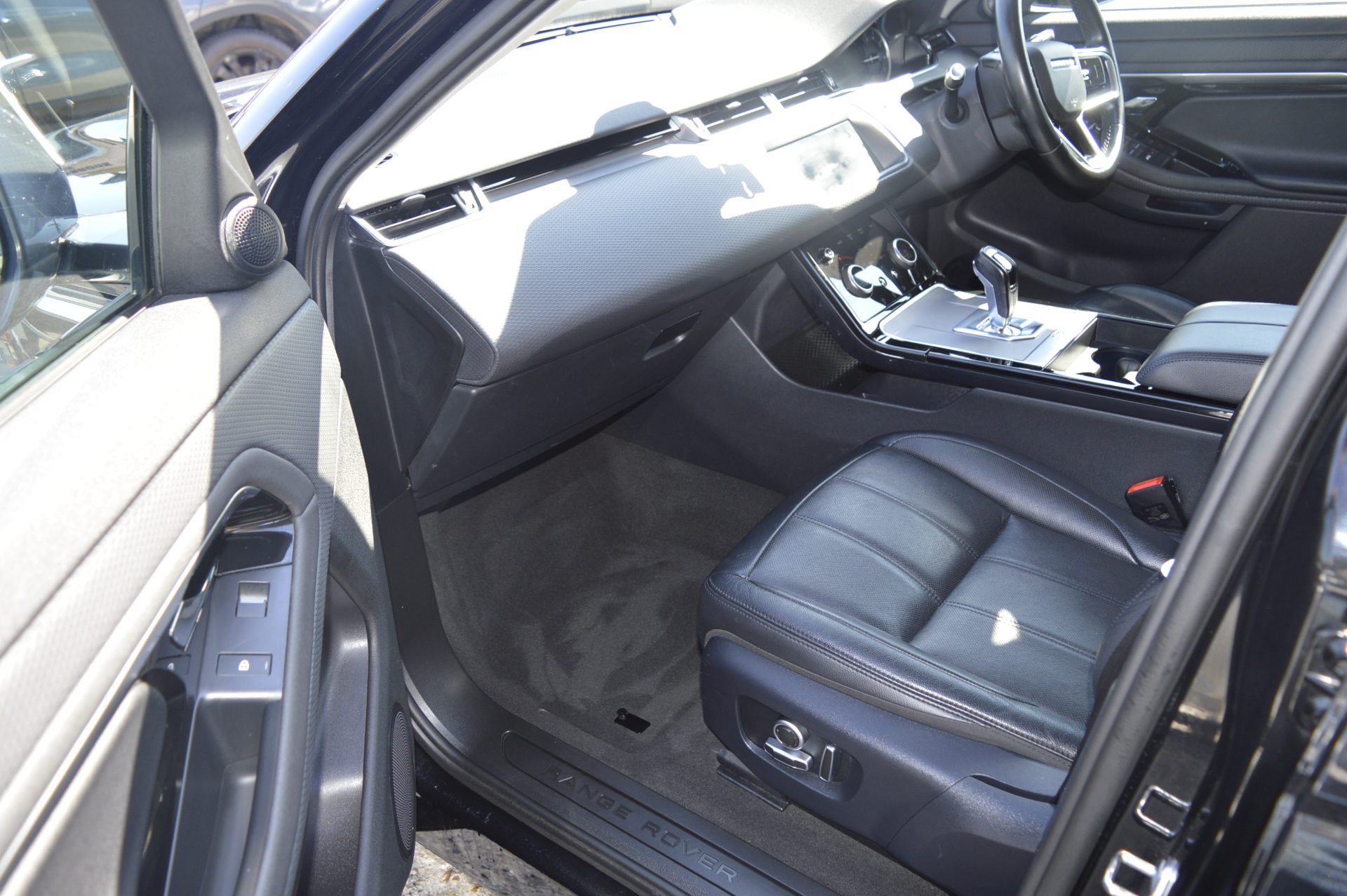 Land Rover RANGEROVER EVOQUE PHEV - Image 11