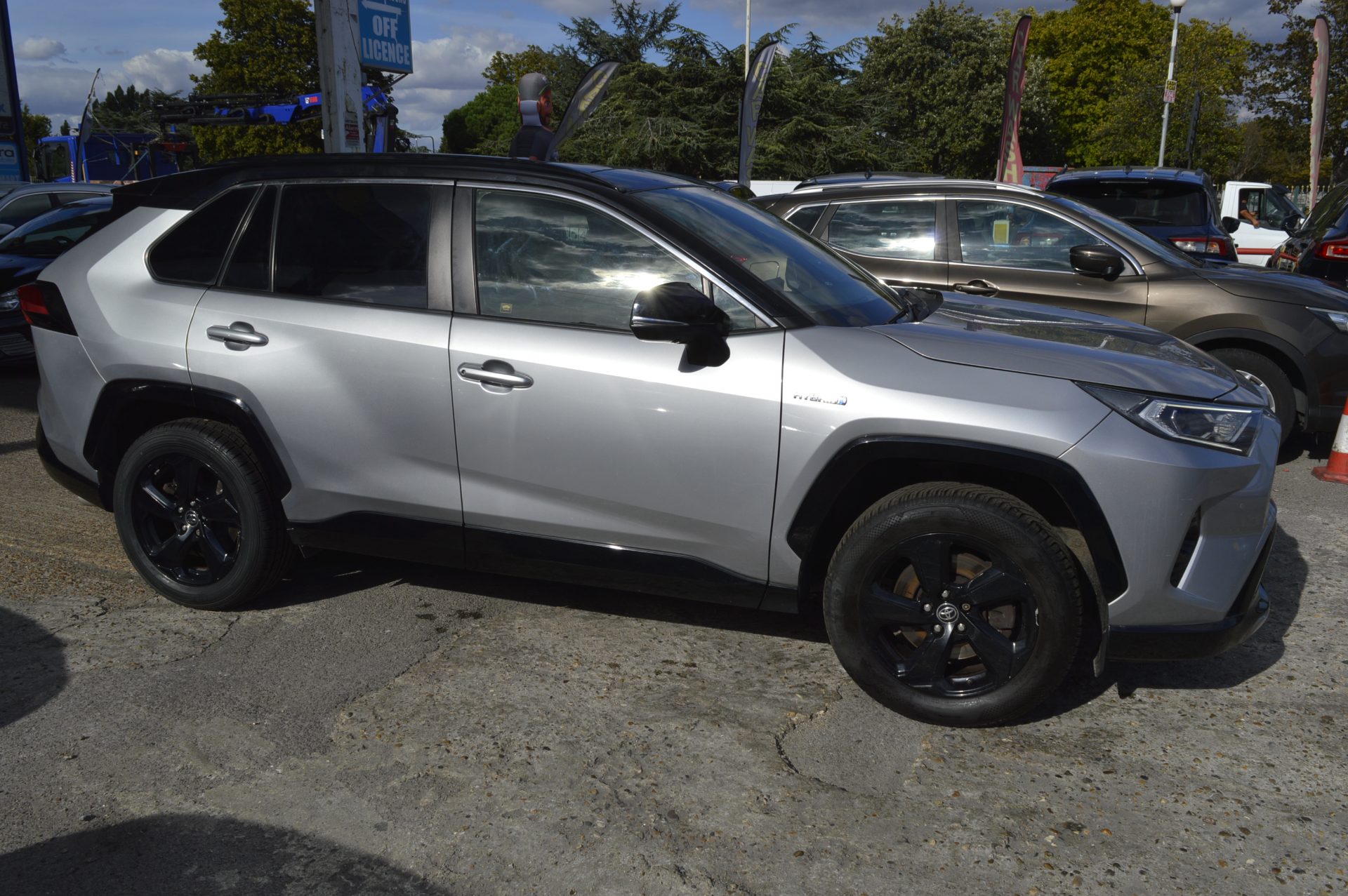 TOYOTA RAV-4 HYBRID - Image 6