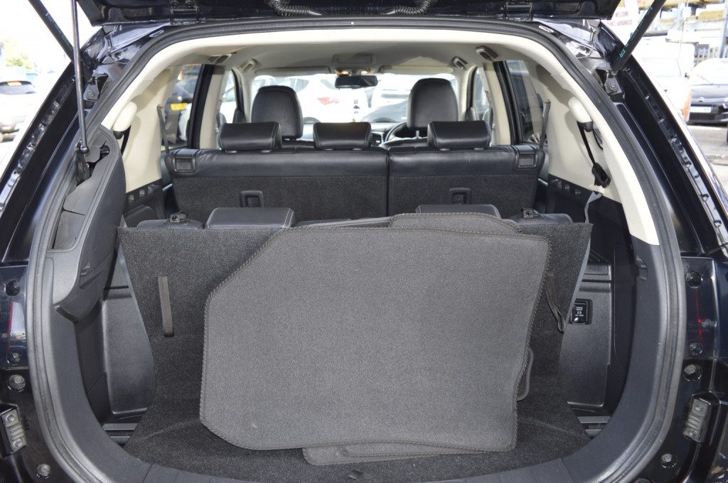 Mitsubishi Outlander - Image 10
