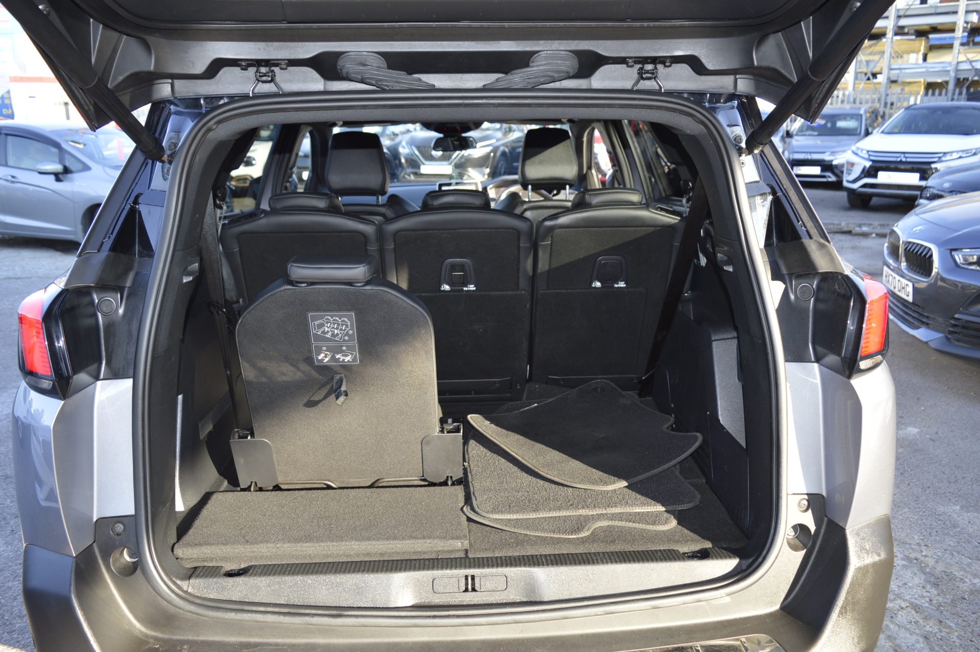 Peugeot 5008 GT - Image 9