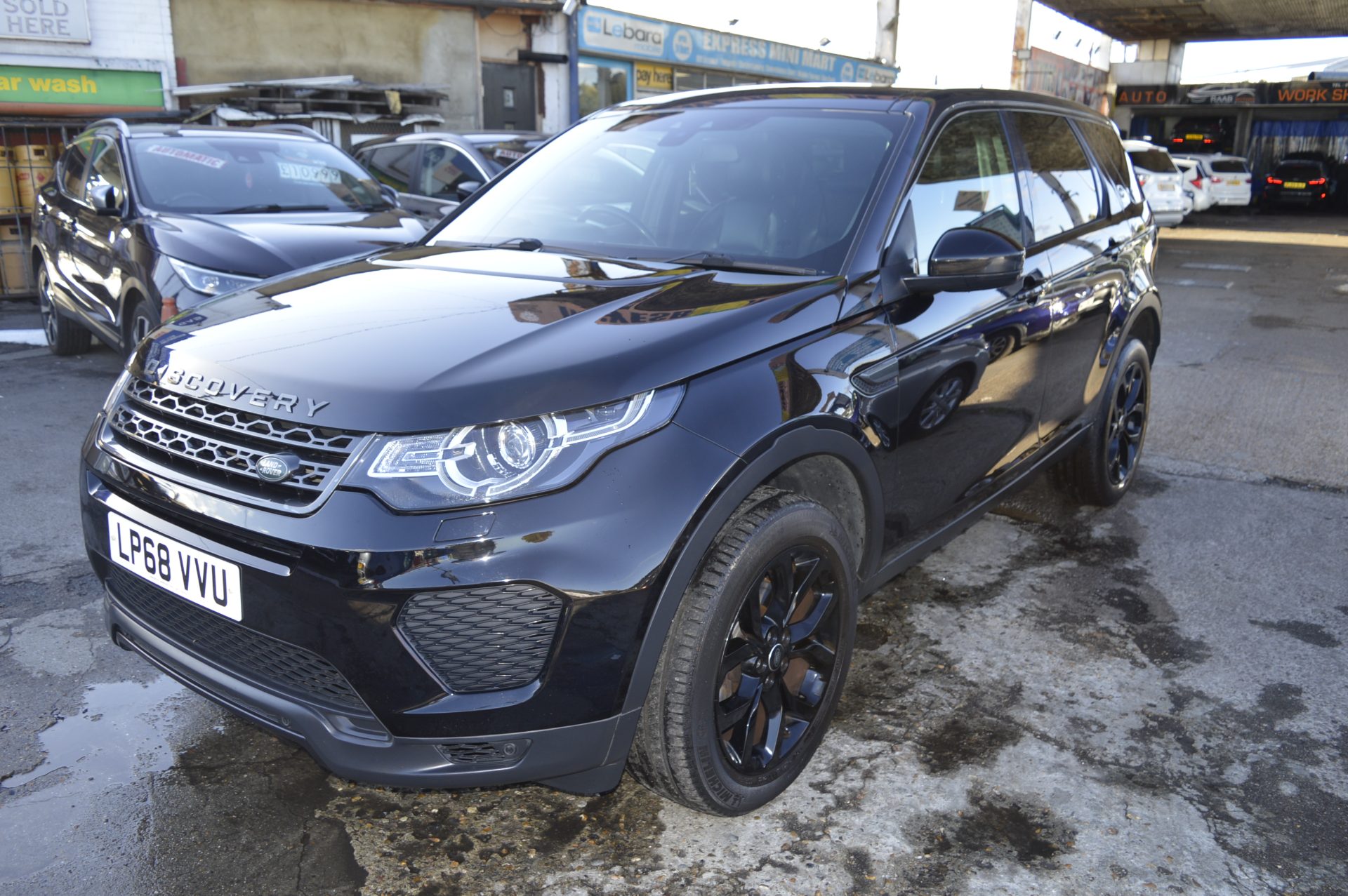Land Rover DISCOVERY HSE AUTO 7 SEATS - Image 3