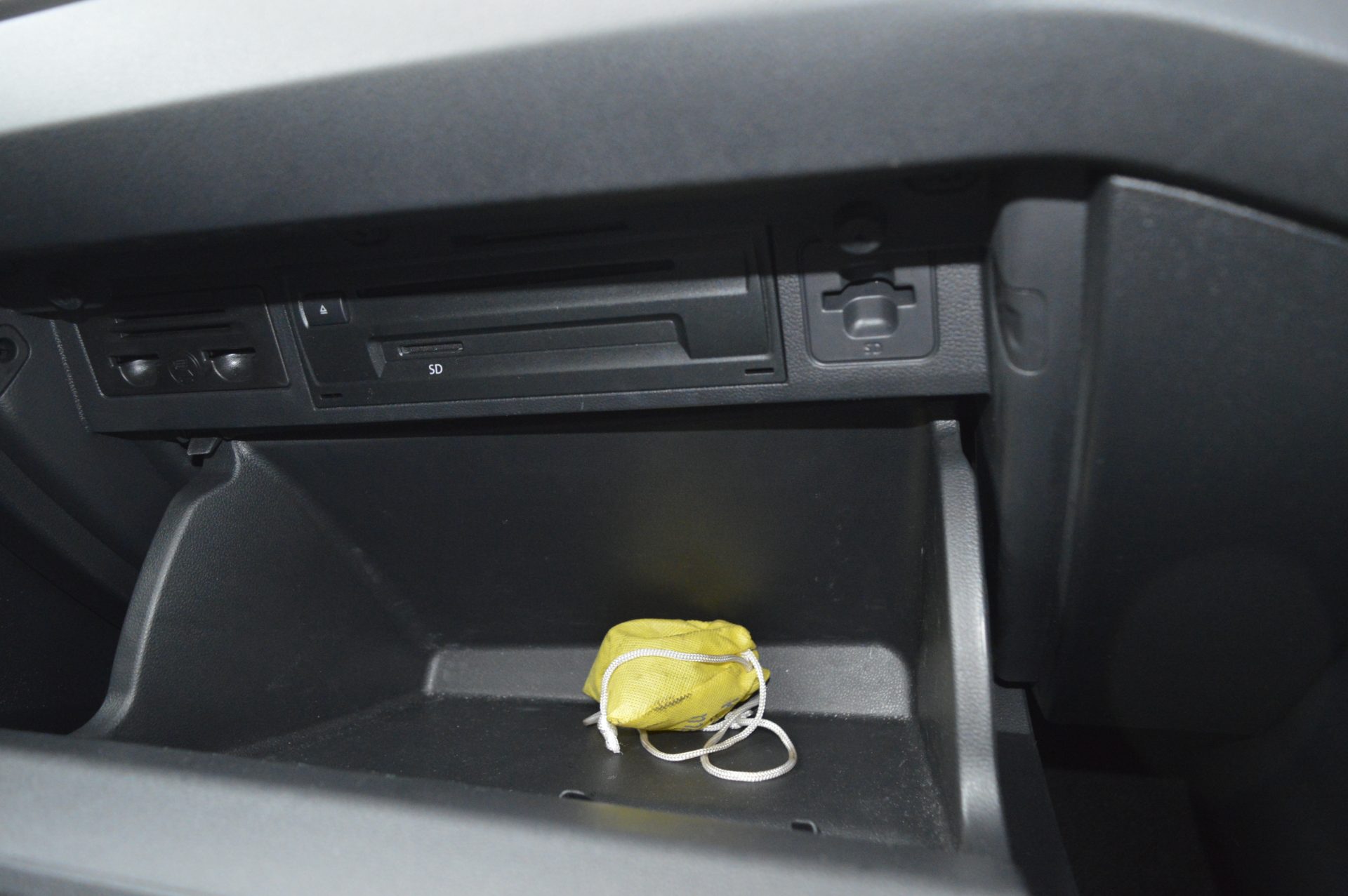 Volkswagen POLO - Image 19