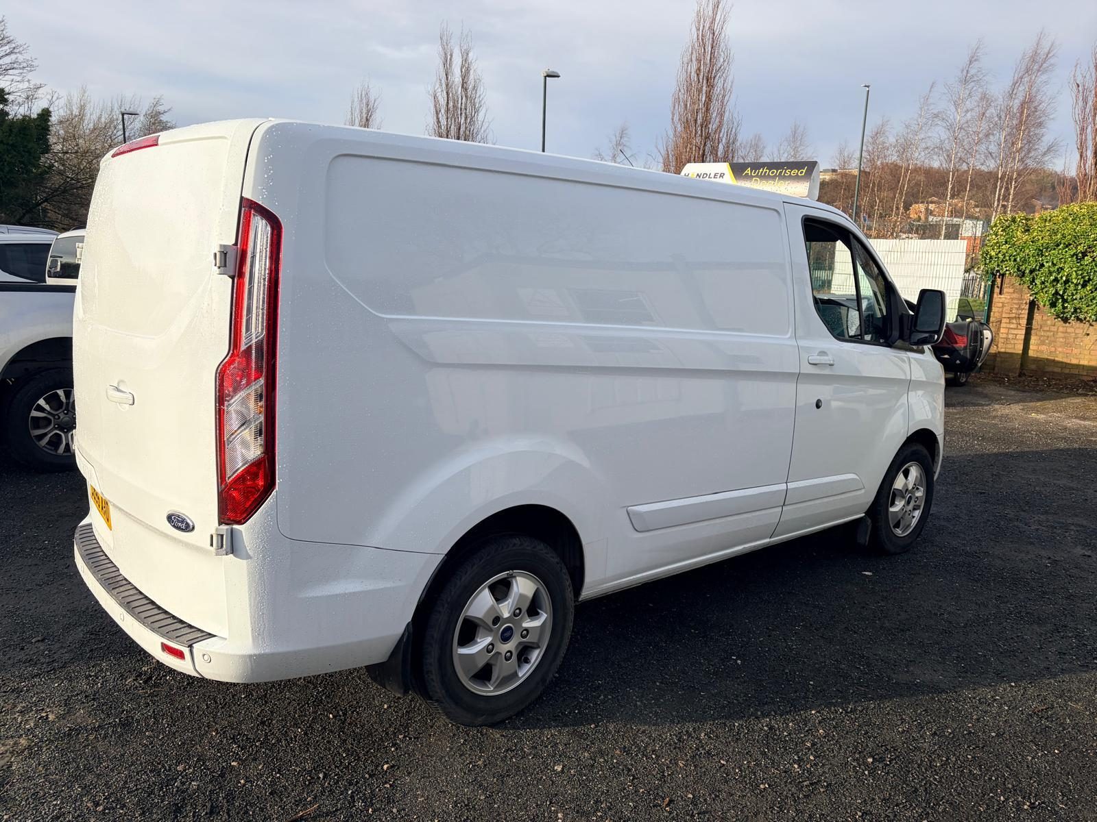 Ford Transit Custom 2.0 Tdci - Image 8