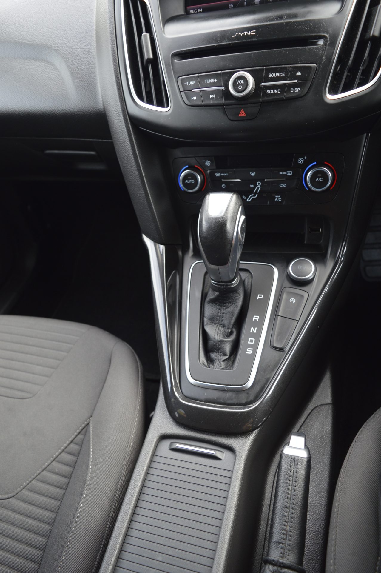 Ford Focus - Image 18