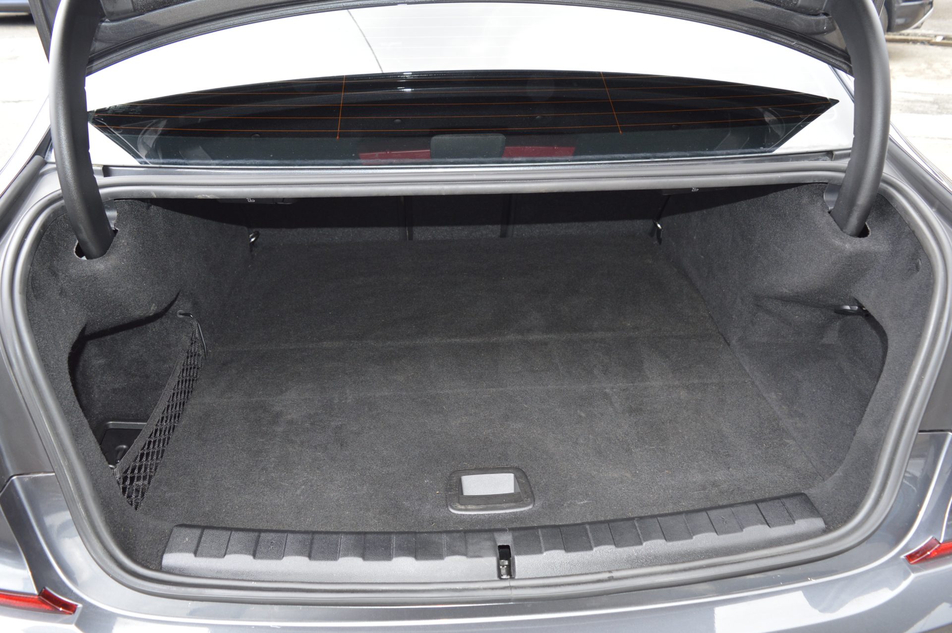 Bmw 330e PLUG IN HYBRID - Image 9