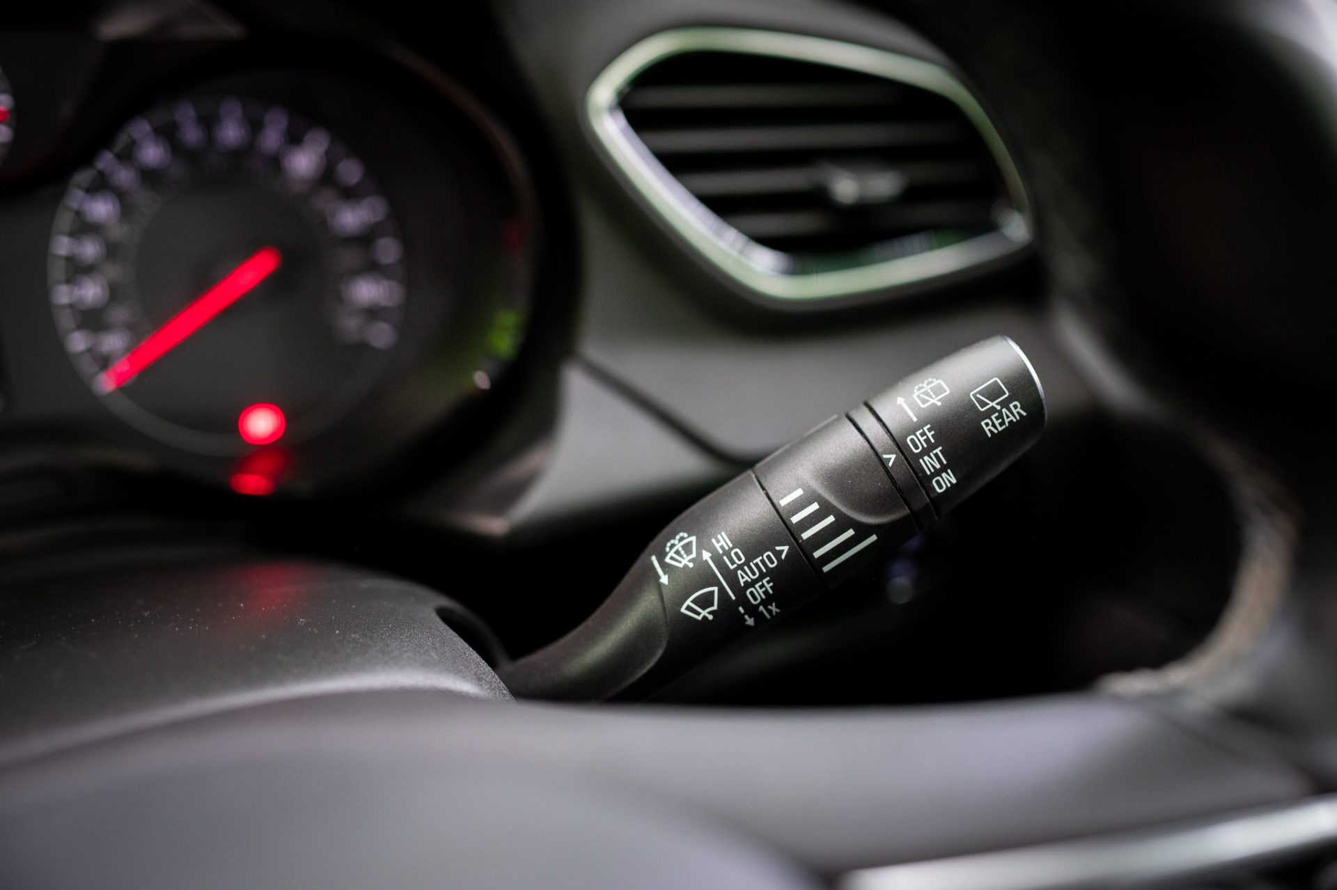 Vauxhall Grandland X 1.5 Turbo D BlueInjection SE - Image 7