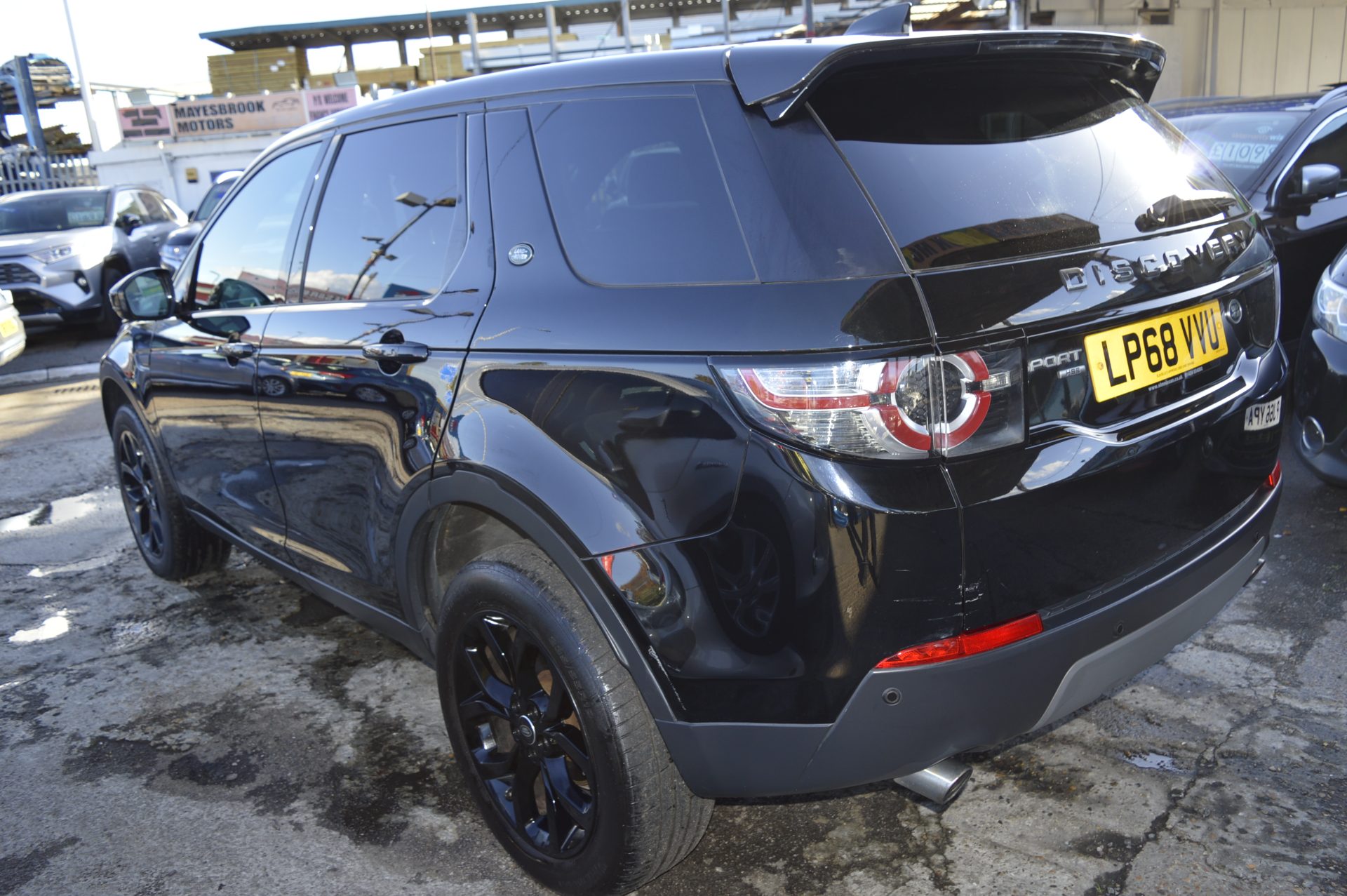 Land Rover DISCOVERY HSE AUTO 7 SEATS - Image 4