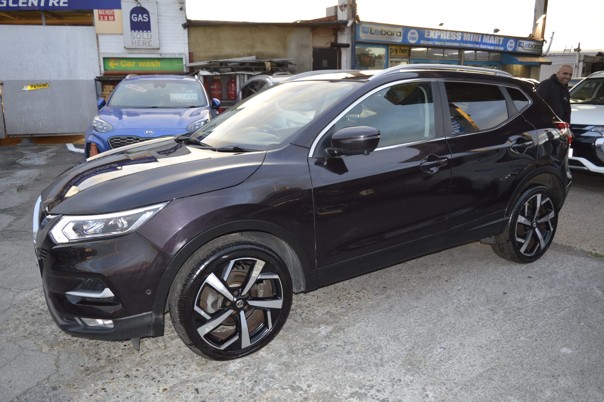 Nissan QASHQAI AUTO - Image 5